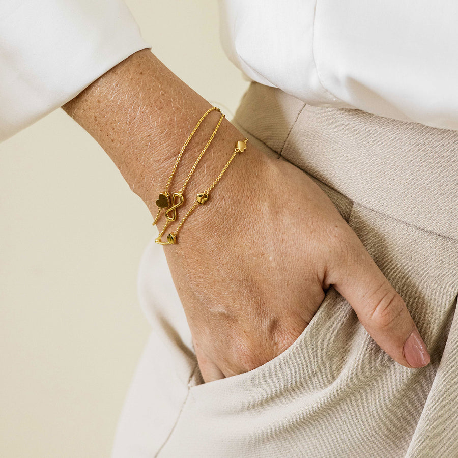 This delicate multi heart bracelet is perfect as an everyday staple.&nbsp;&nbsp;  925 Sterling Silver. Yellow Gold Plated Silver. B1025/B1025Y
