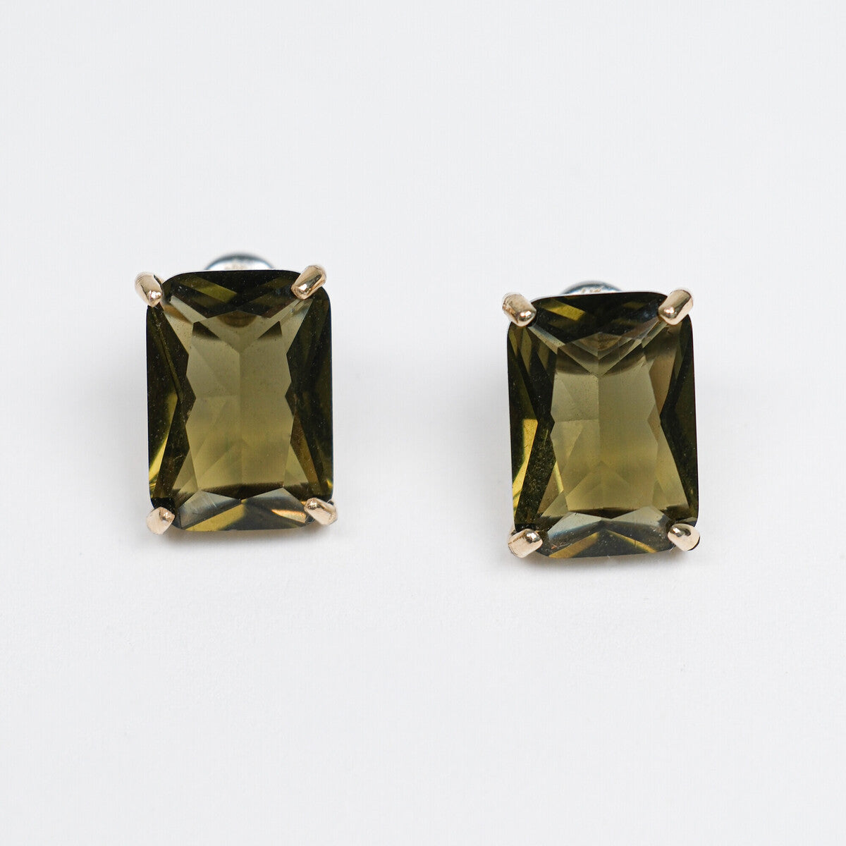 Earrings with Medium Glass Stone