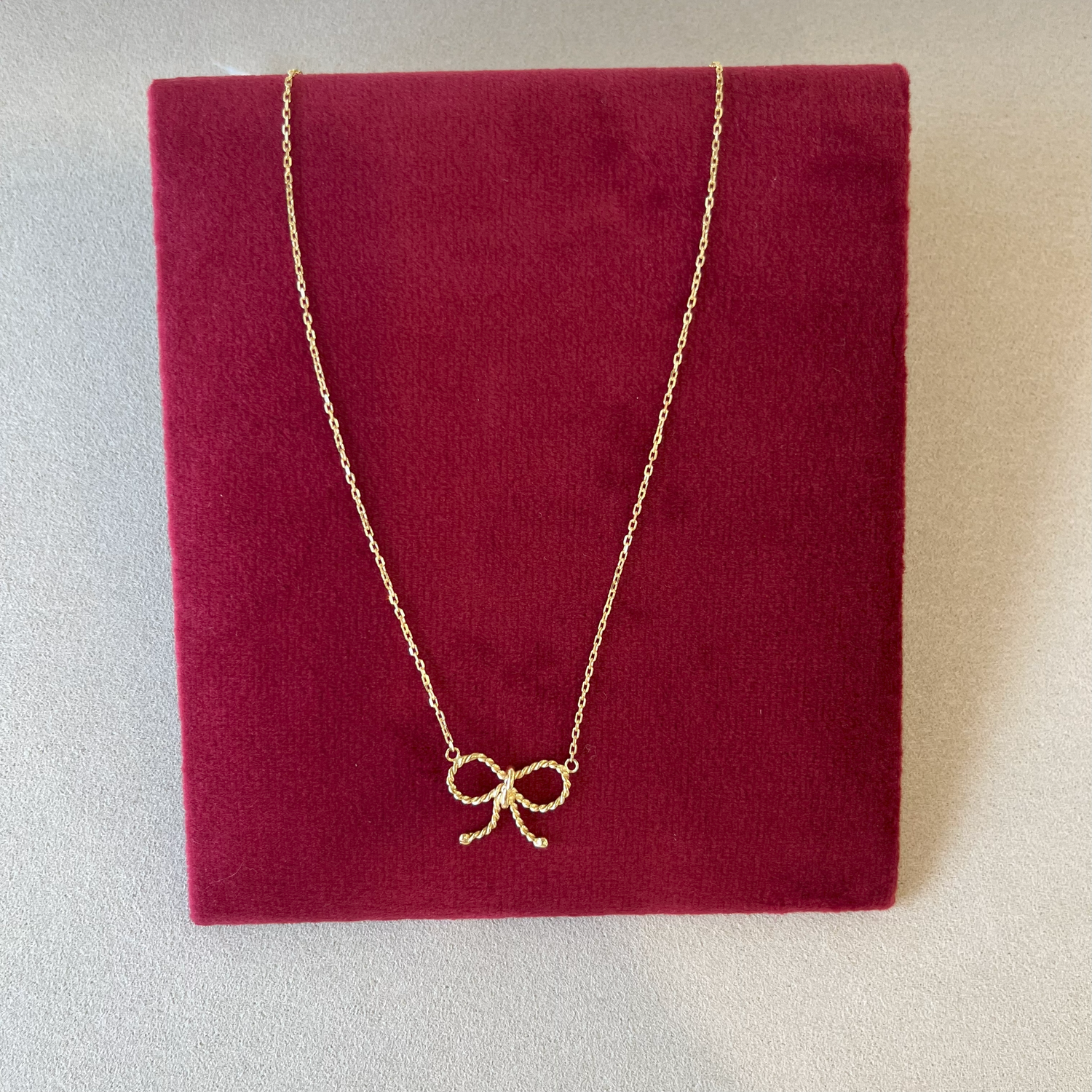 Bow 9ct Gold Necklace