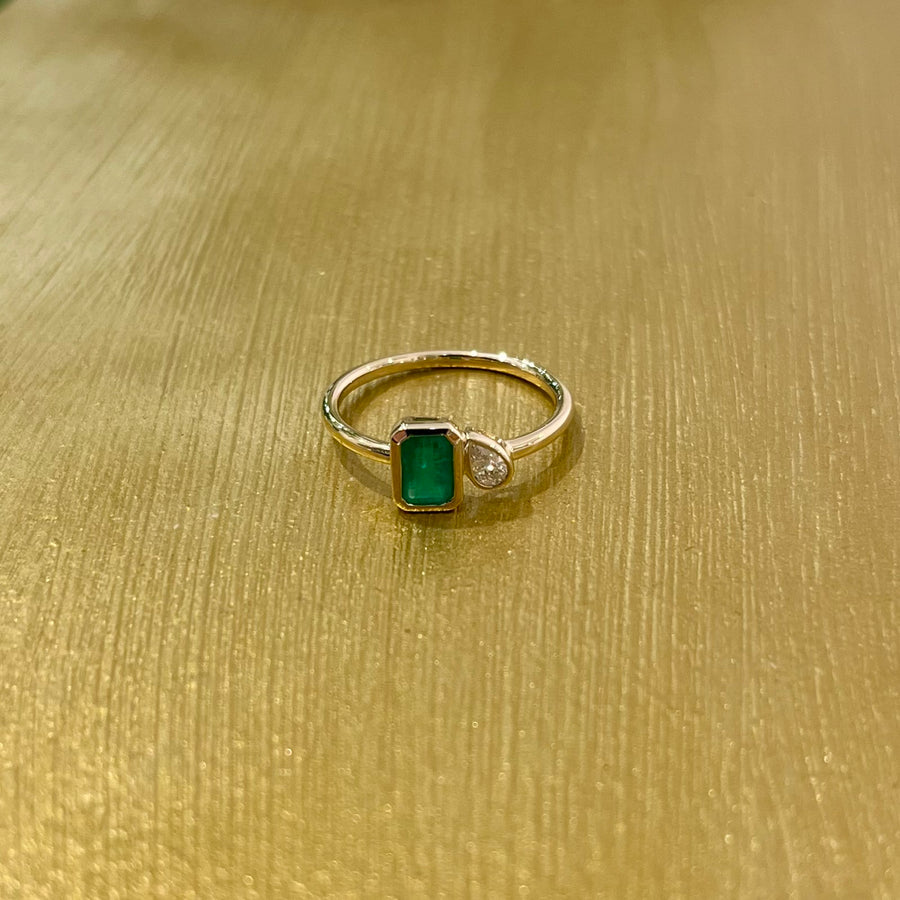 Modern Emerald and Diamond Minimalist Ring