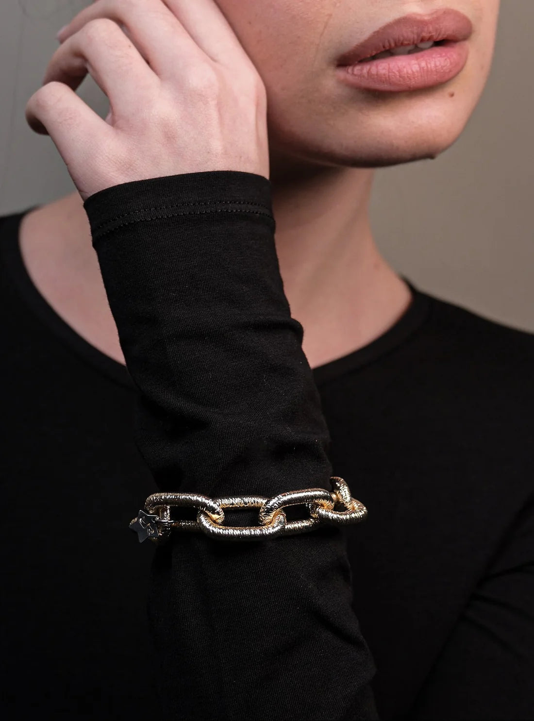 Oval mesh bracelet