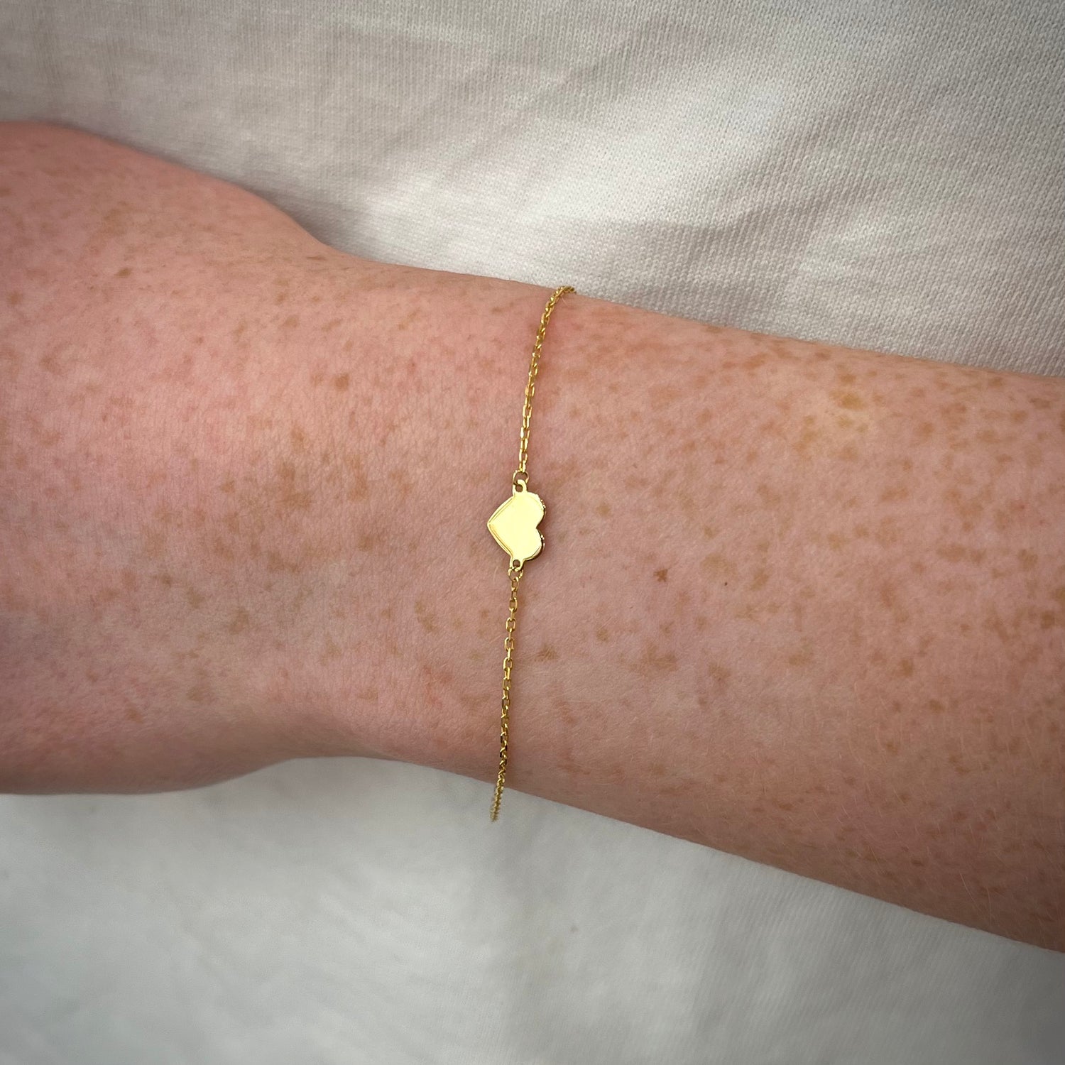 Single Heart 9ct Gold Bracelet