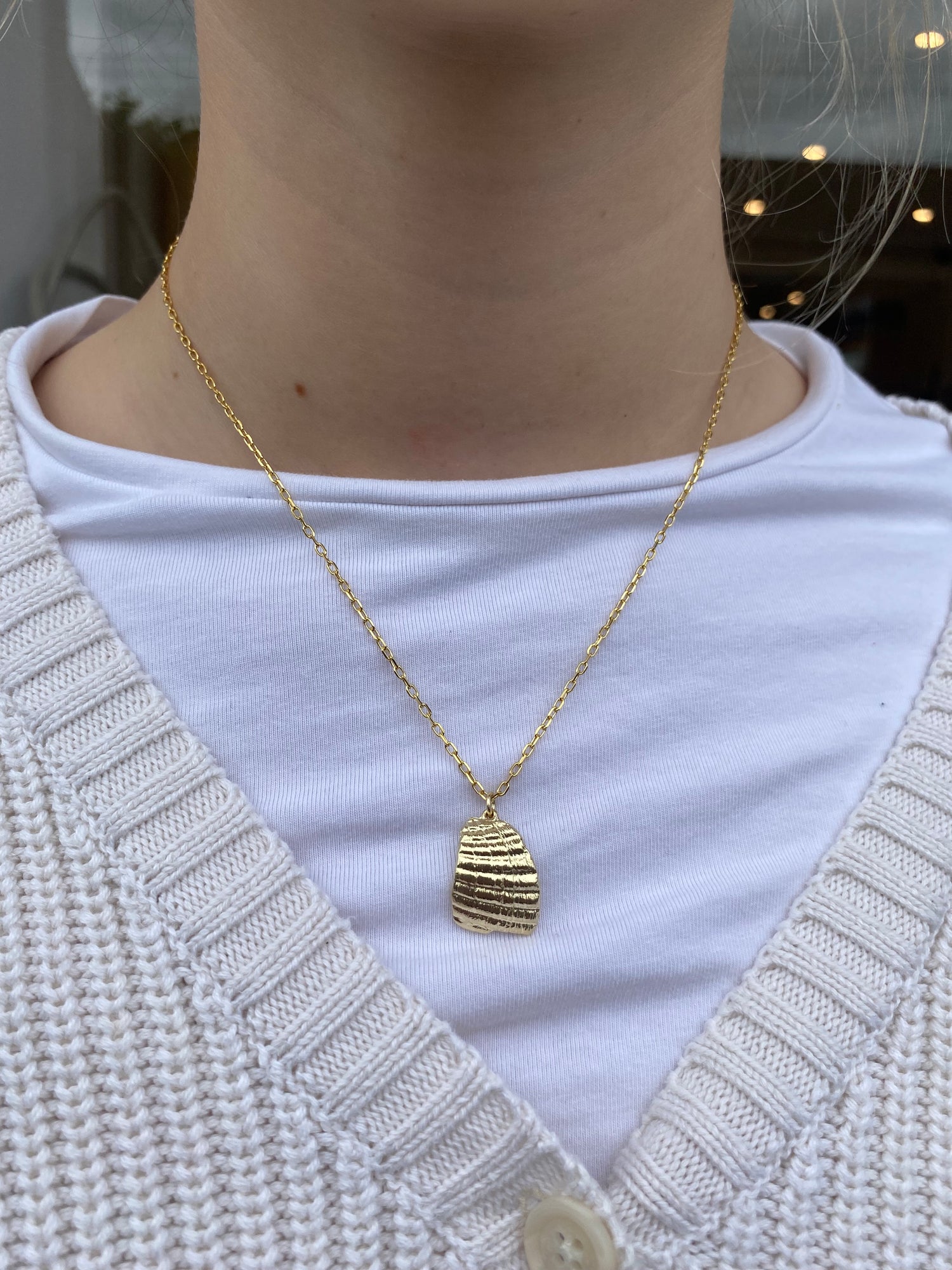 Shell Necklace; 9ct Gold Shell Necklace