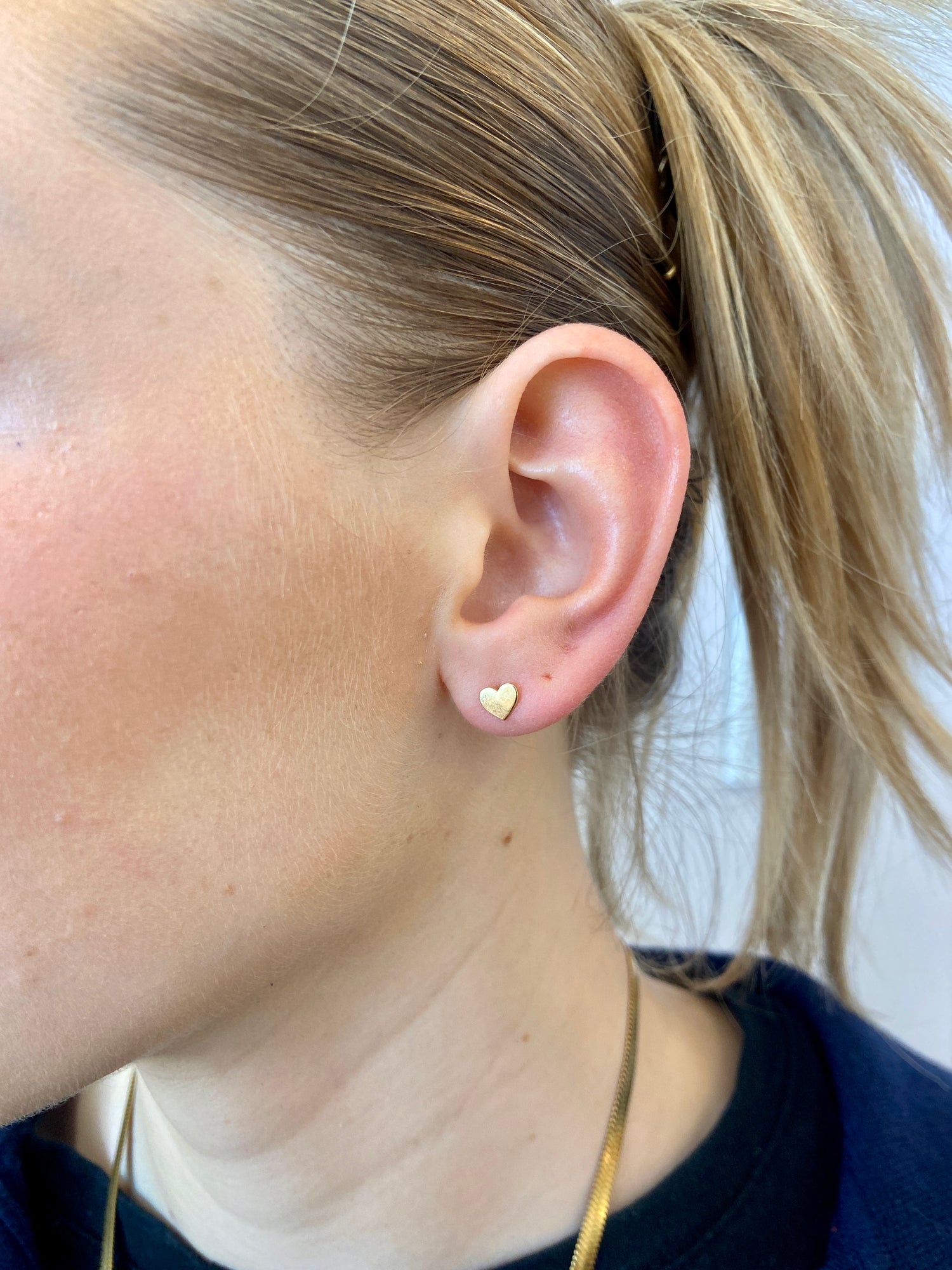 9ct Gold heart earrings. stud earrings. waterproof earrings. waterproof jewellery