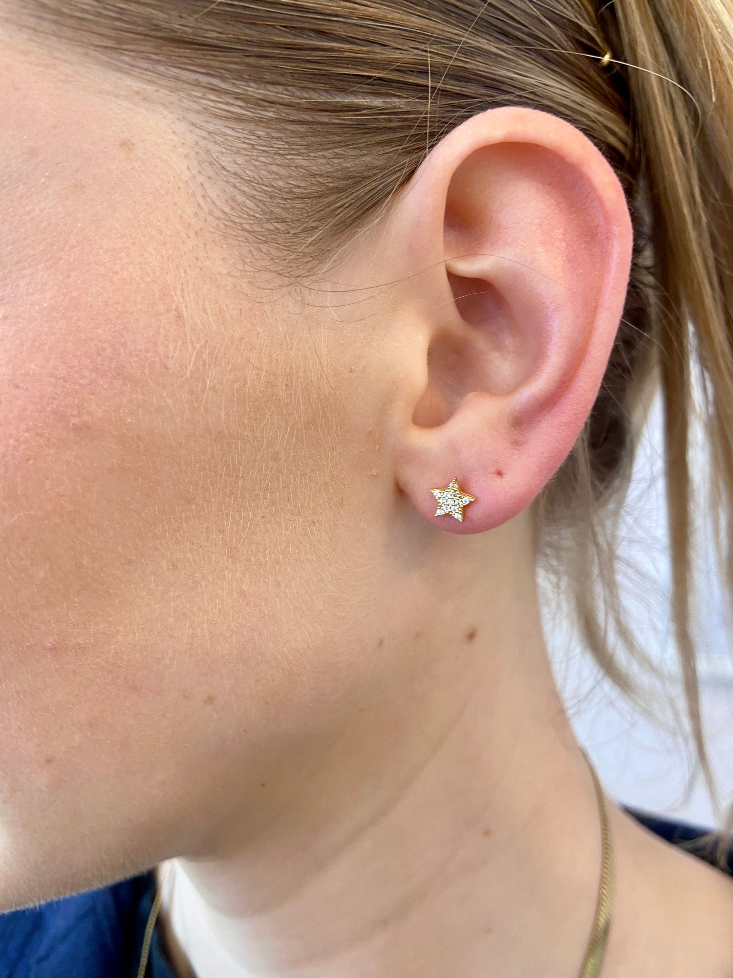 9ct Gold earrings. stud earrings. waterproof earrings. waterproof jewellery