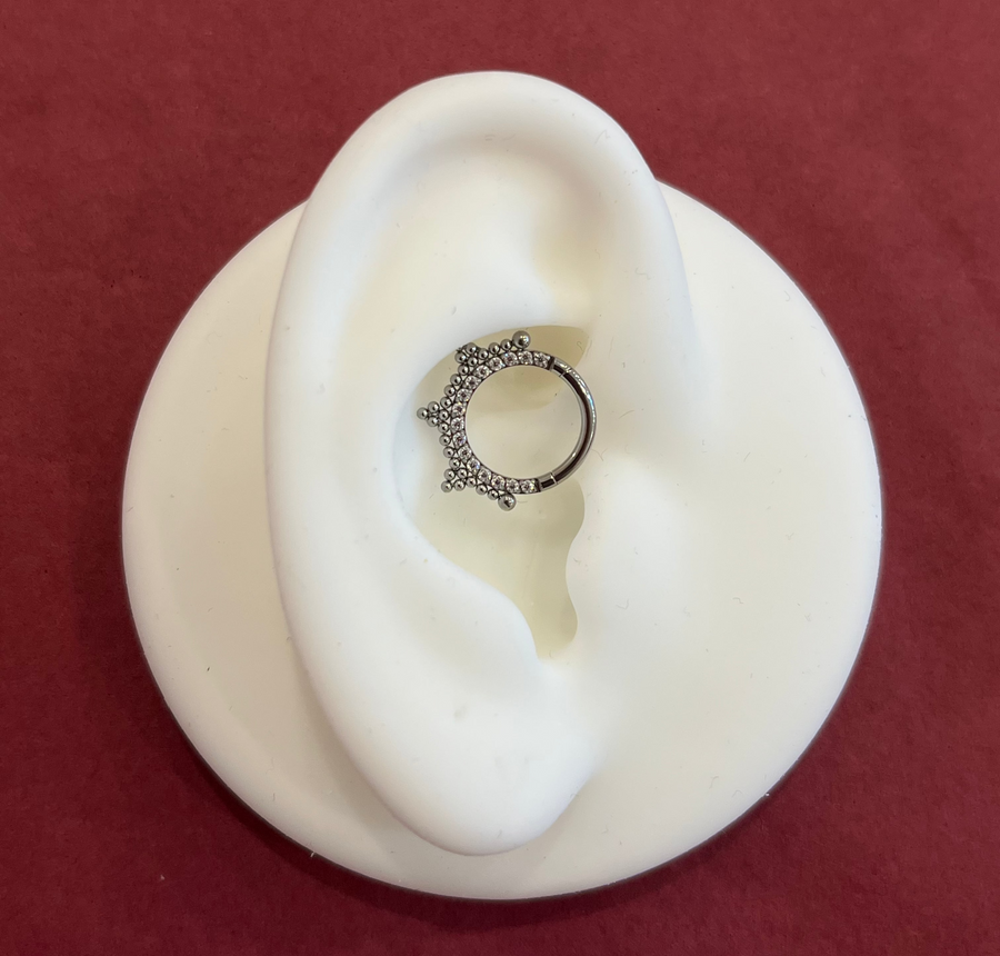 Pàve crystal with trinity bead clicker ring