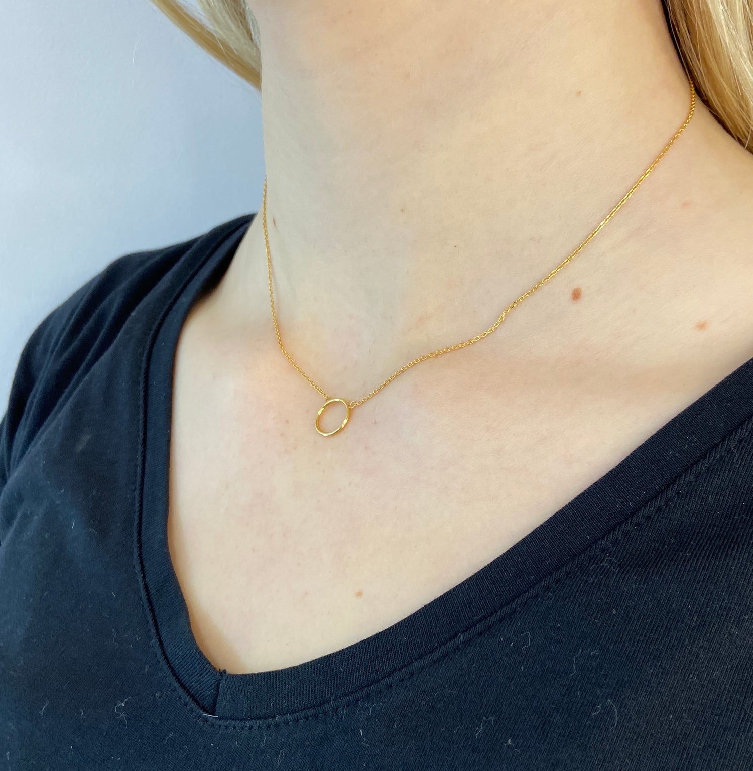 Circle Necklace ; 9ct Gold Necklace ; Delicate Jewellery 