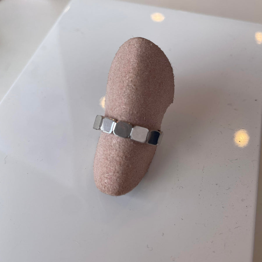 Block cluster silver ring