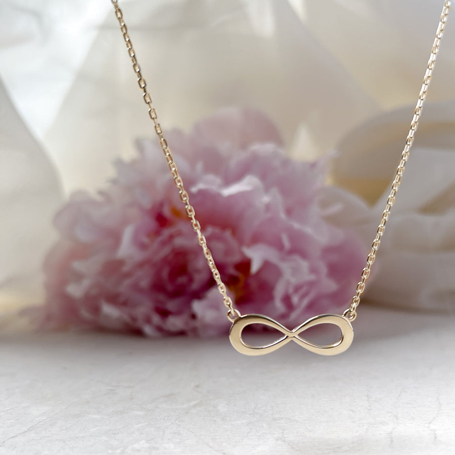 Infinity gold necklace 